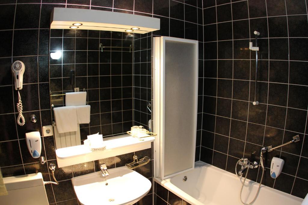 Deluxe Twin Room with Sea View